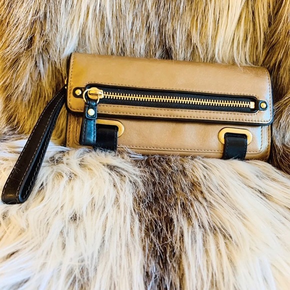 Coach Wristlet Wallet - Picture 2 of 8